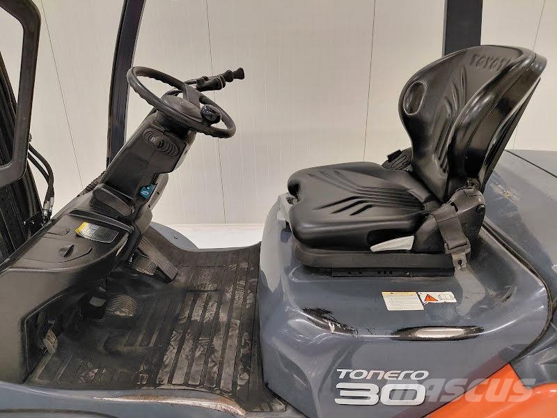 Toyota 02-8FDF30 Дизельные погрузчики