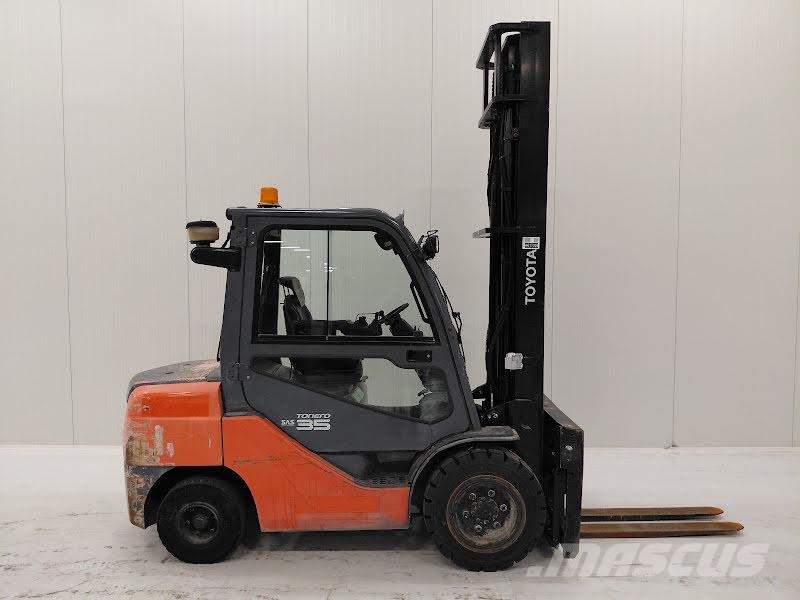 Toyota 02-8FDJF35 شاحنات الديزل