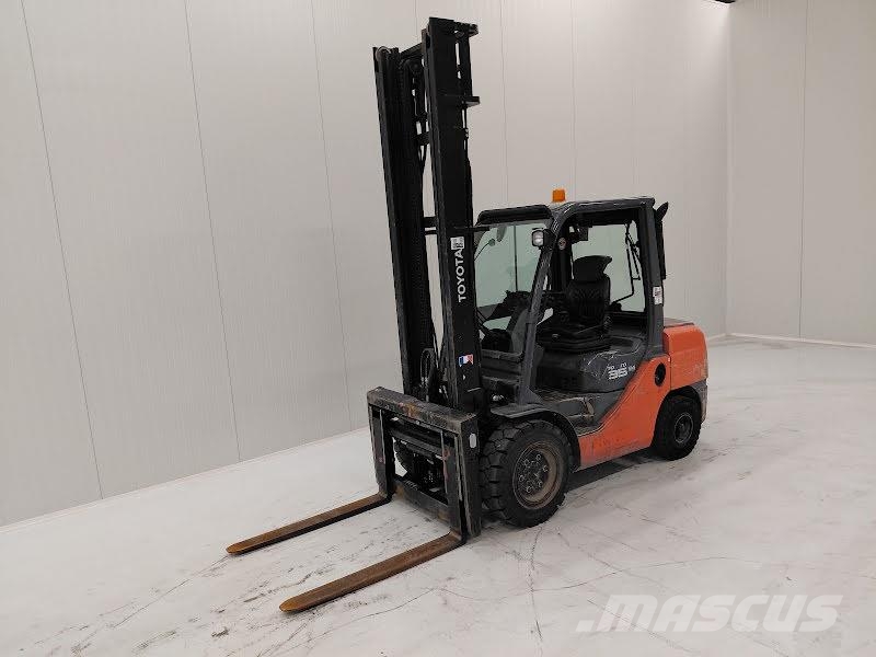 Toyota 02-8FDJF35 شاحنات الديزل