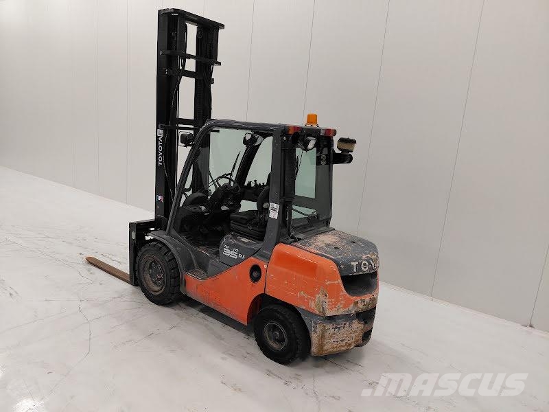 Toyota 02-8FDJF35 شاحنات الديزل