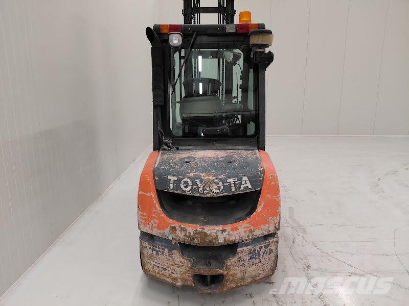 Toyota 02-8FDJF35 شاحنات الديزل