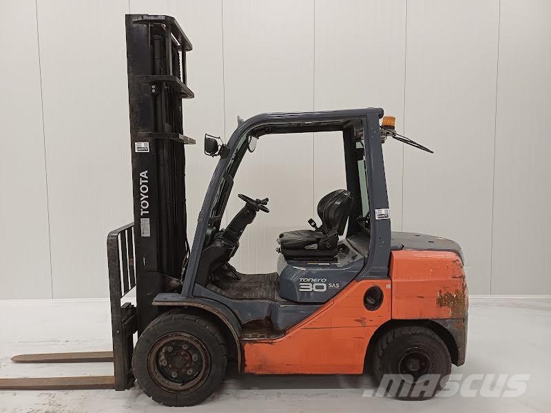 Toyota 02-8FDF30 Дизельные погрузчики