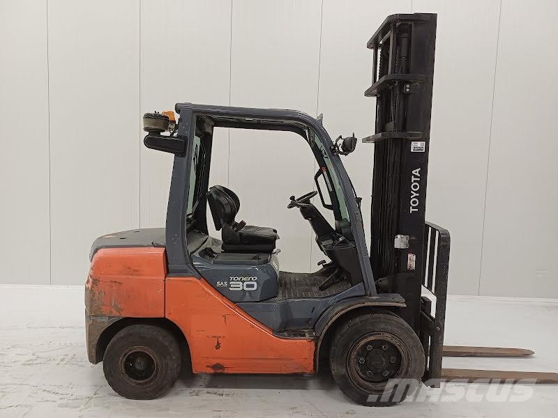 Toyota 02-8FDF30 Дизельные погрузчики