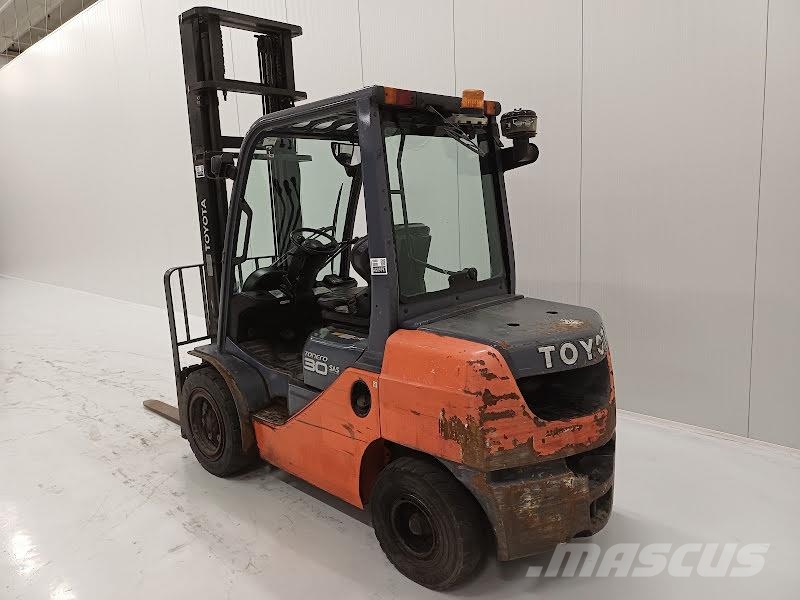 Toyota 02-8FDF30 Дизельные погрузчики