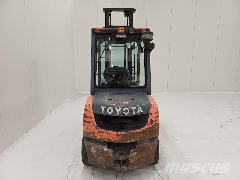 Toyota 02-8FDF30 Дизельные погрузчики