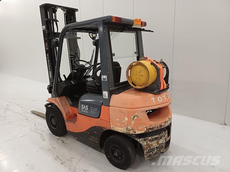 Toyota 42-7FGF25 Plinski viljuškari