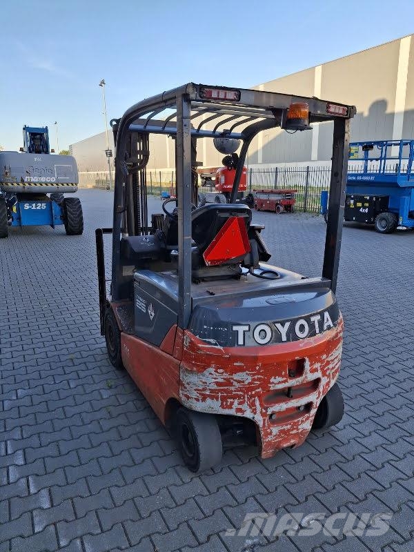 Toyota 8FBMKT25 Empilhadores eléctricos