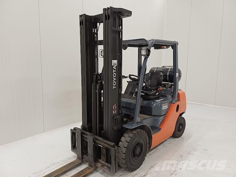 Toyota 02-8FGF25 Газовые погрузчики