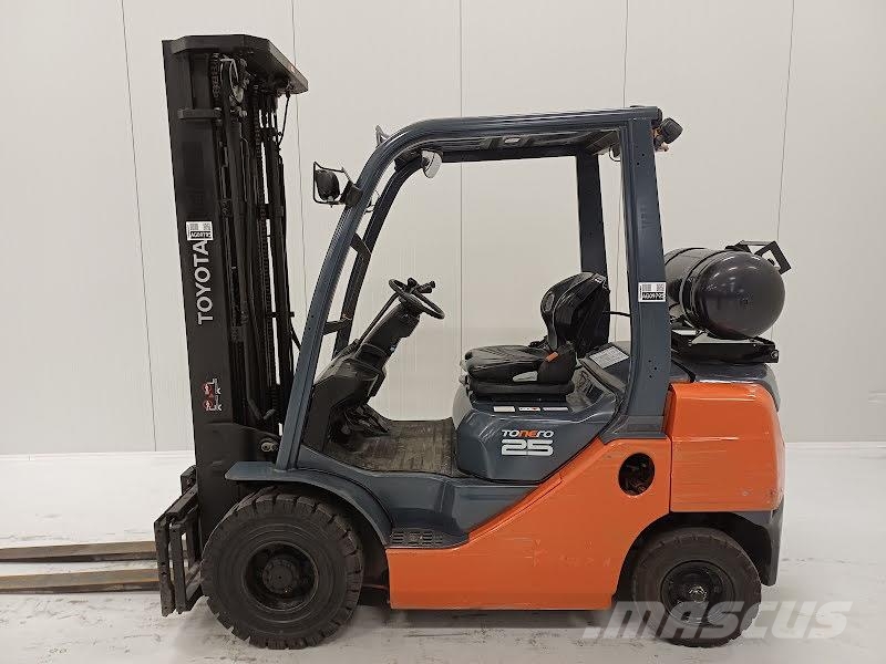 Toyota 02-8FGF25 Газовые погрузчики