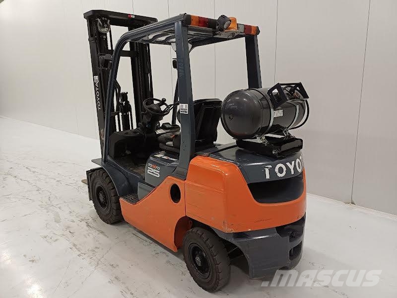 Toyota 02-8FGF25 Газовые погрузчики