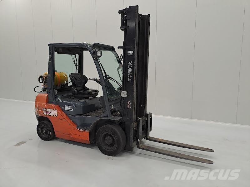 Toyota 02-8FGF25 Камиони с АГУ