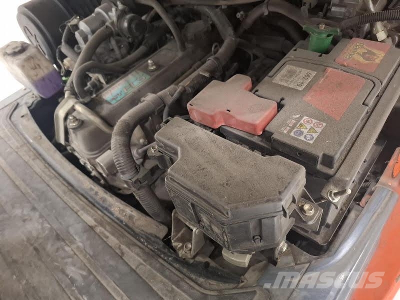 Toyota 02-8FGF25 Камиони с АГУ