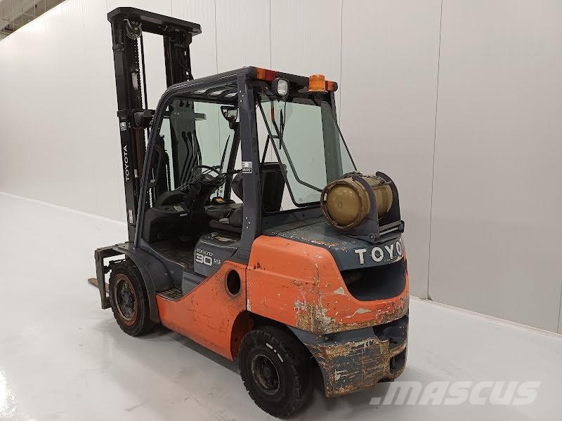 Toyota 02-8FGF30 Gaasitõstukid