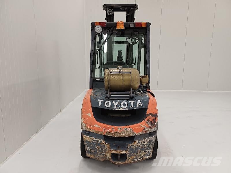 Toyota 02-8FGF30 Gaasitõstukid