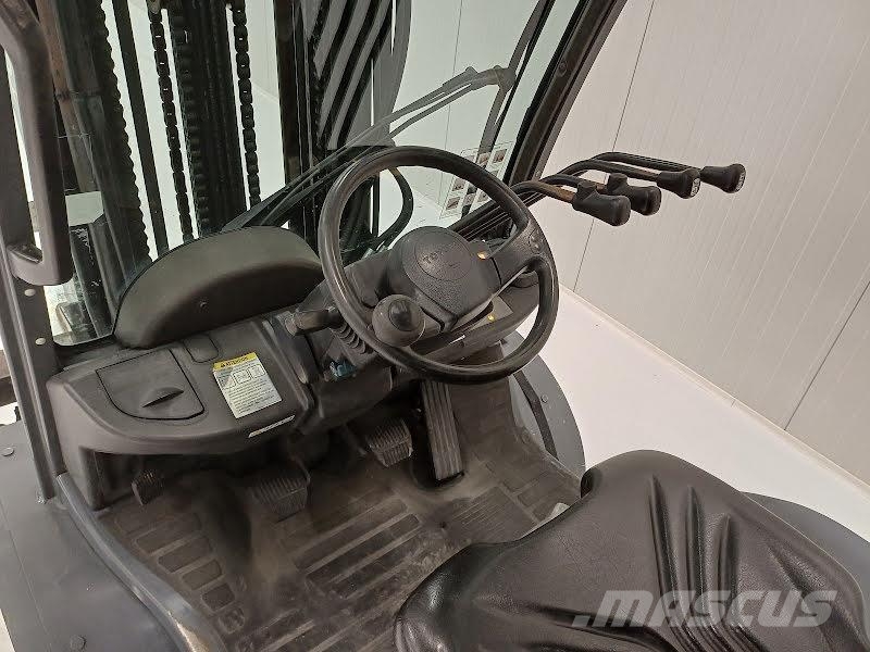 Toyota 02-8FGF30 Gaasitõstukid