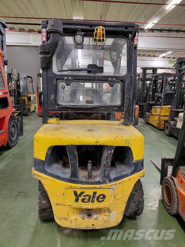 Yale GDP30VX شاحنات الديزل