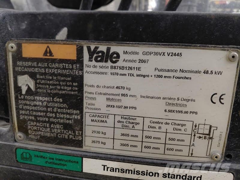 Yale GDP30VX شاحنات الديزل