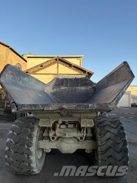 Bell B30D Tombereau articulé