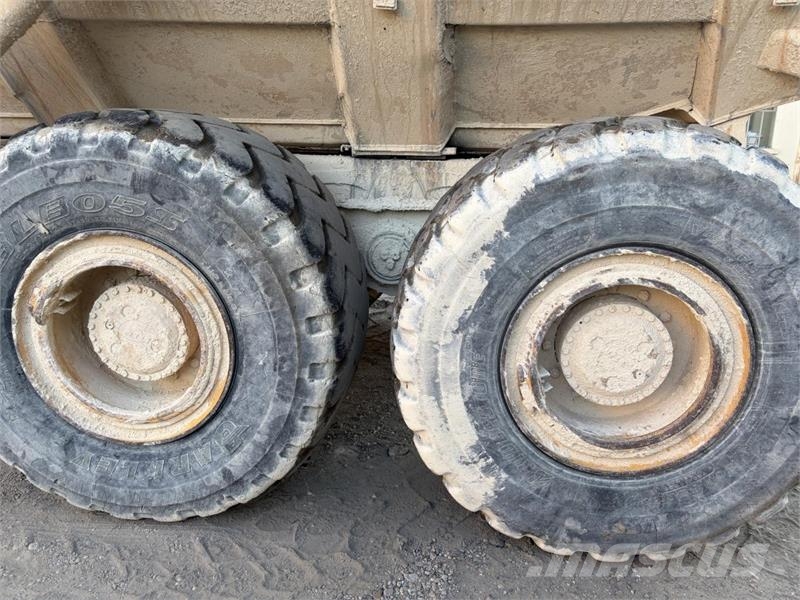 Bell B30D Tombereau articulé