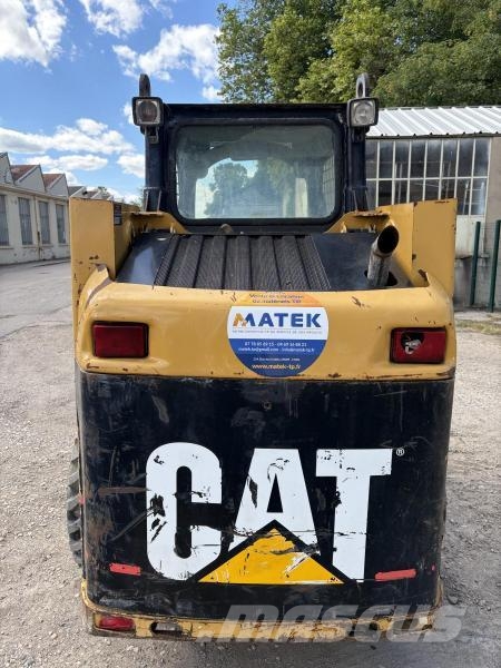 CAT 216B Mini iekrāvēji