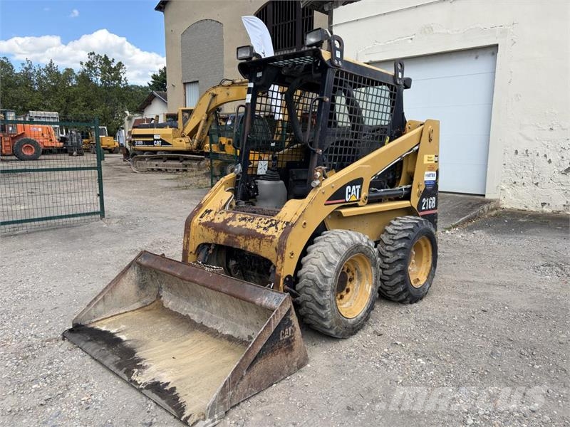 CAT 216B Mini iekrāvēji