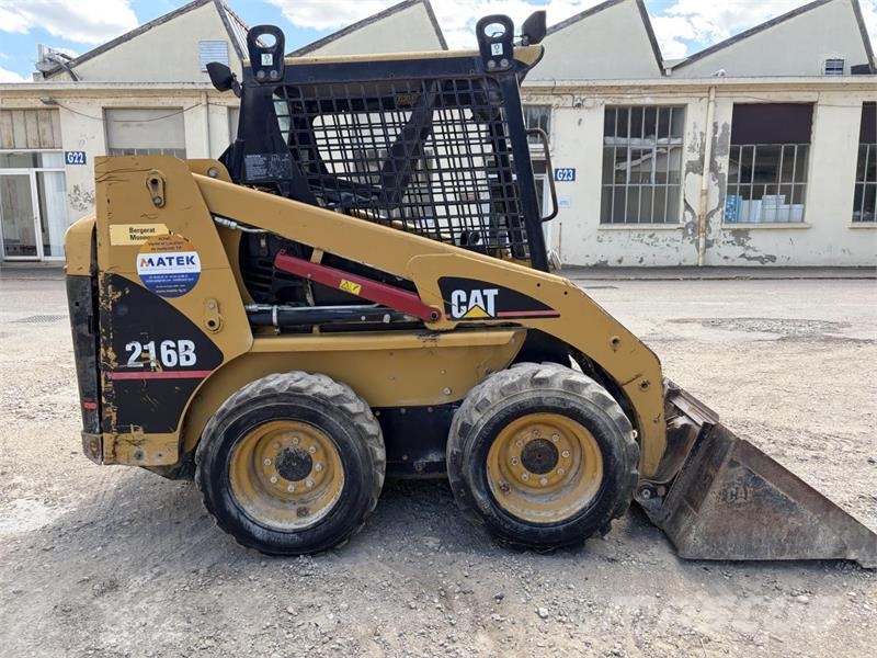 CAT 216B Mini iekrāvēji
