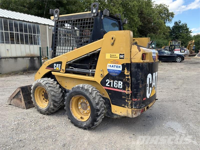 CAT 216B Mini iekrāvēji