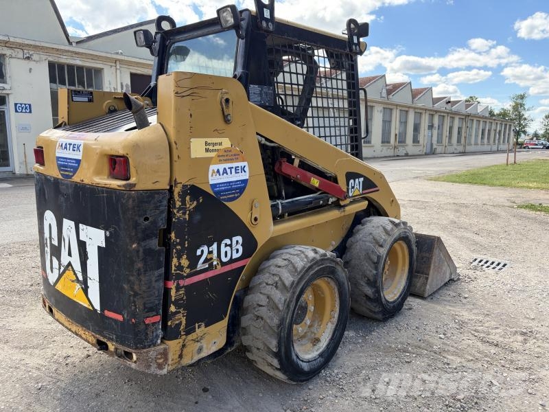 CAT 216B Mini iekrāvēji