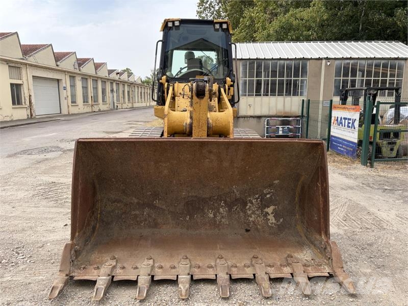 CAT 963D Pásové nakladače