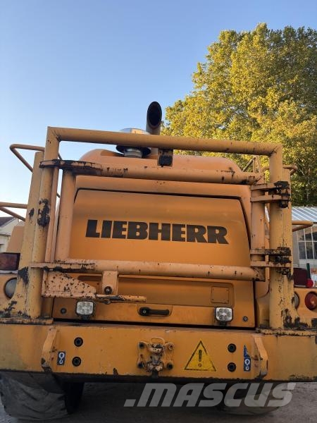 Liebherr L586 Iekrāvēji uz riteņiem