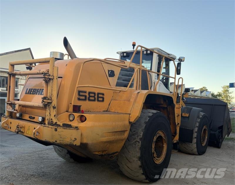 Liebherr L586 Iekrāvēji uz riteņiem