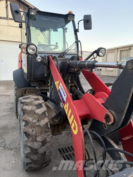 New Holland W 80 Iekrāvēji uz riteņiem