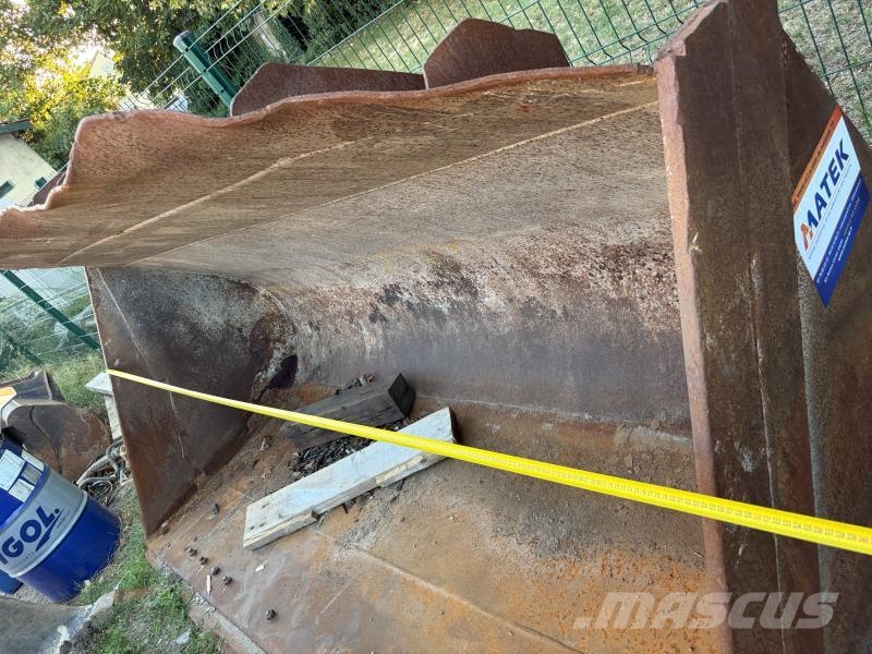 Volvo L180F دلاء