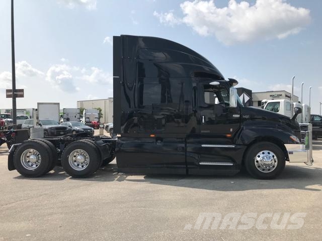 International LT Prime Movers