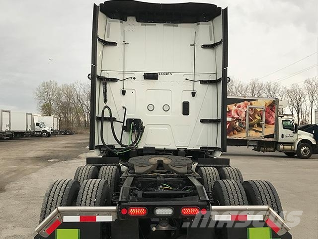 International LT Truck Tractor Units