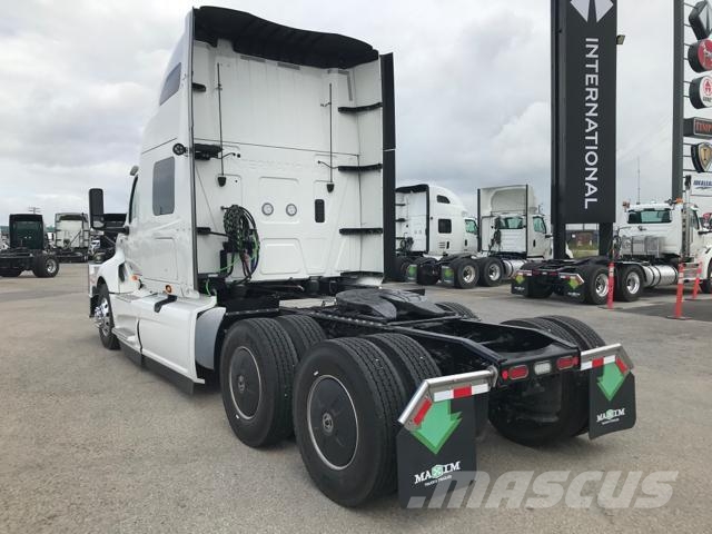 International LT Prime Movers