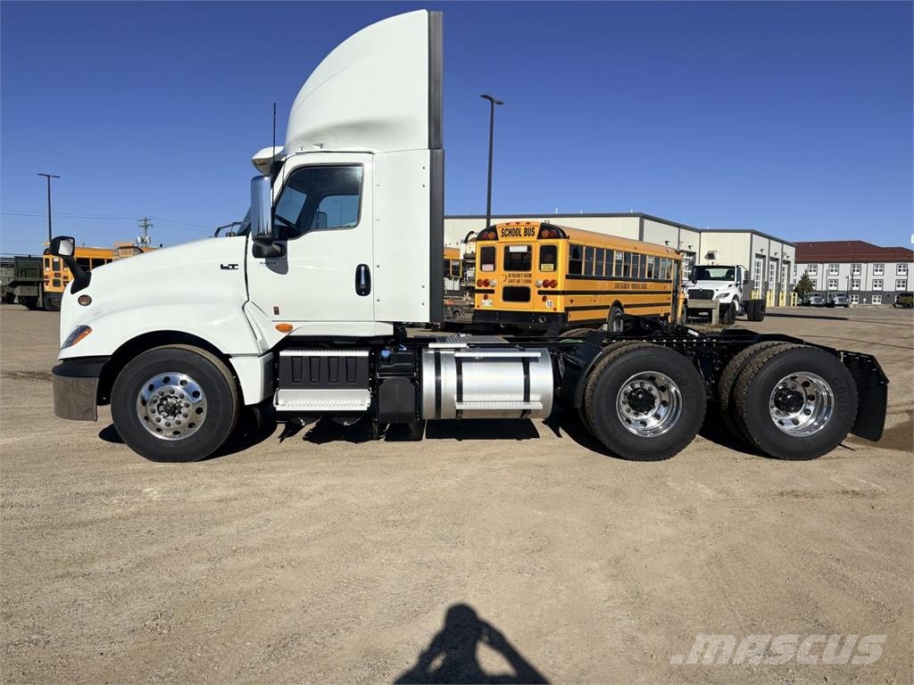 International LT Cabezas tractoras