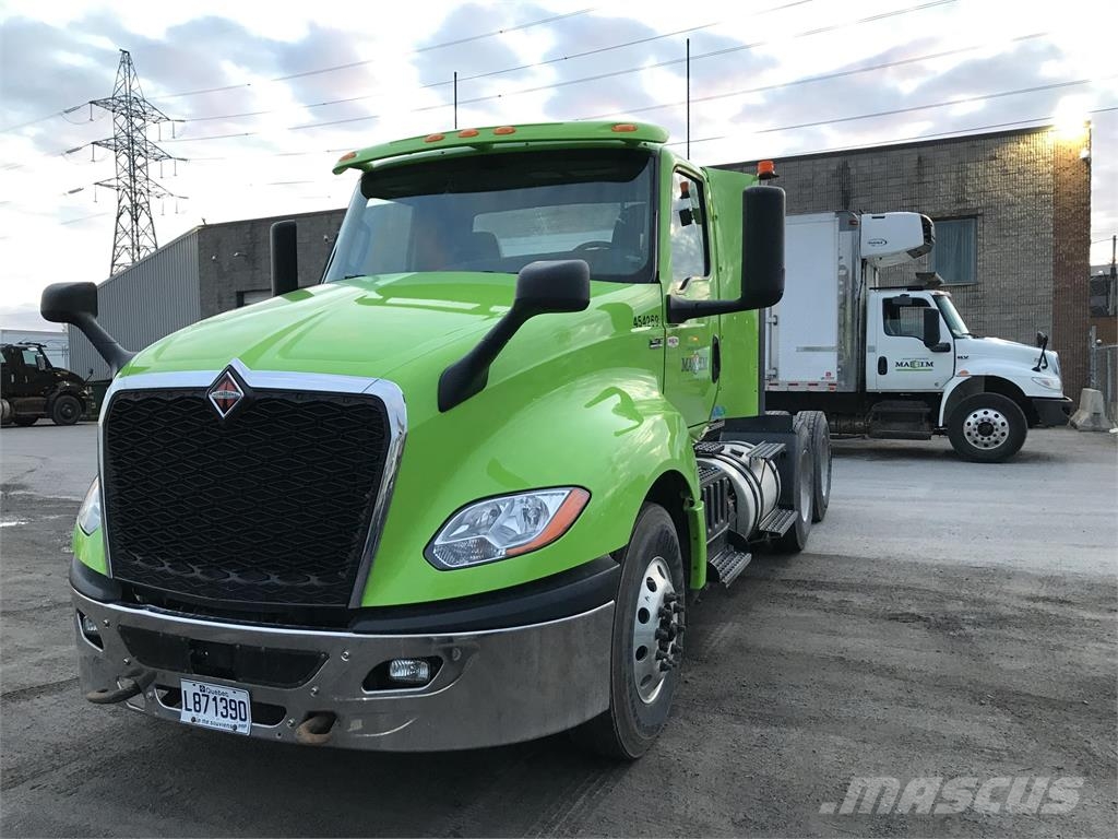 International LT DAYCAB Truck Tractor Units