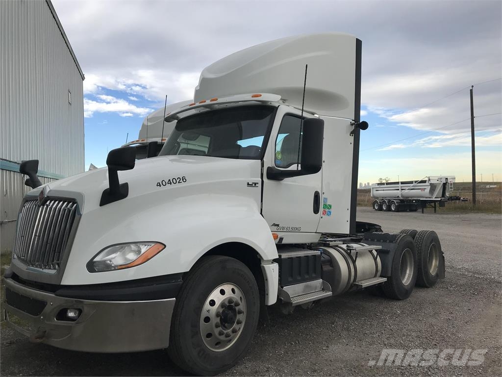International LT DAYCAB Tracteur routier