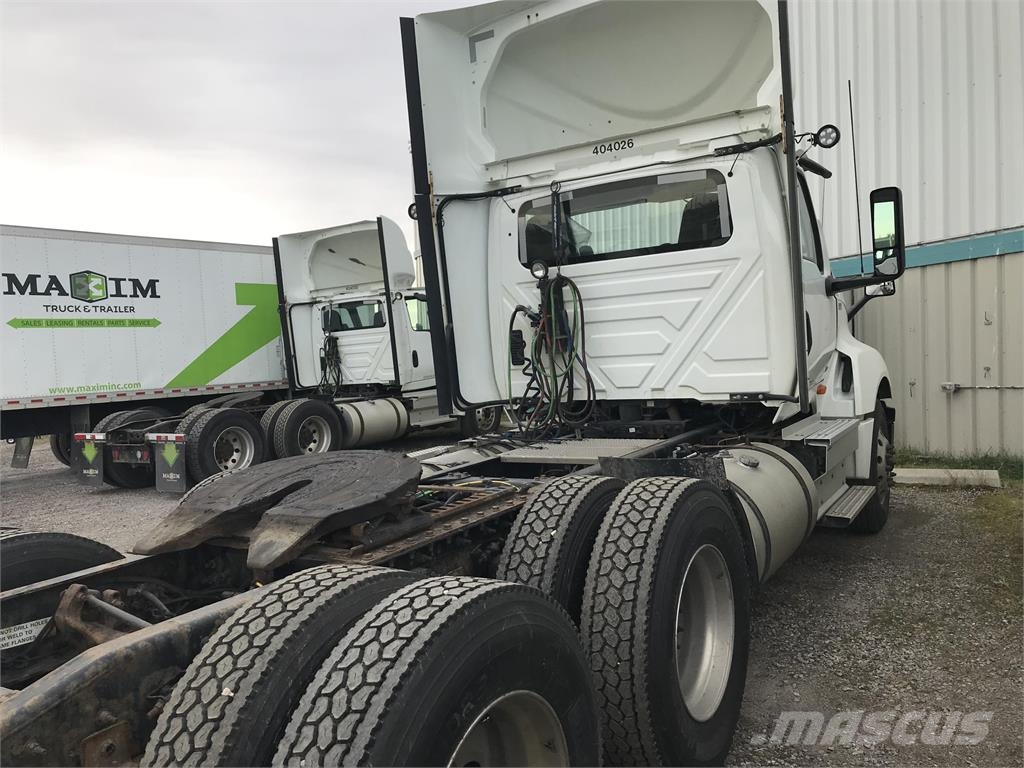 International LT DAYCAB Tracteur routier