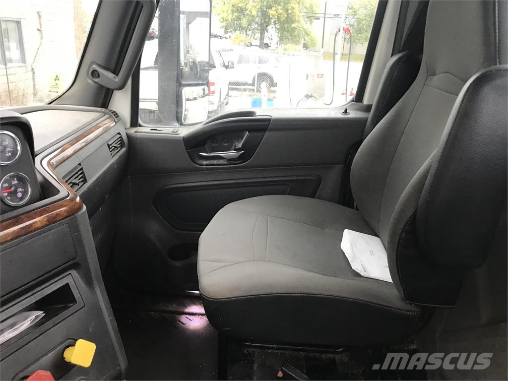 International LT DAYCAB Sattelzugmaschinen