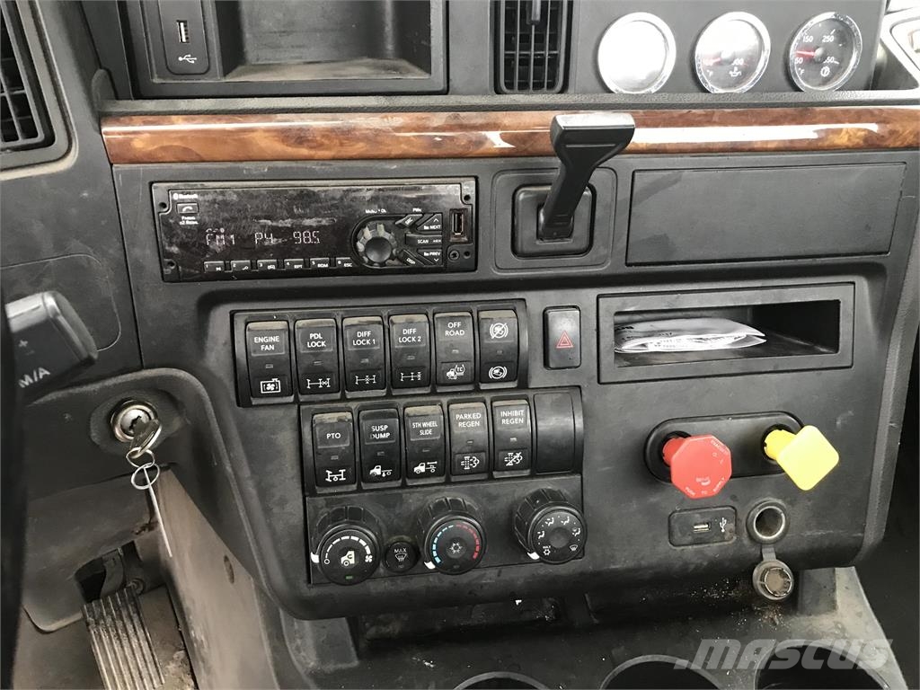 International LT DAYCAB Sattelzugmaschinen