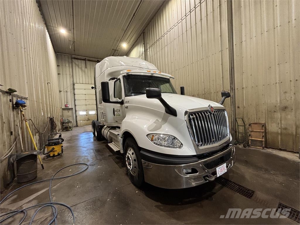 International LT SLEEPER وحدات الجر