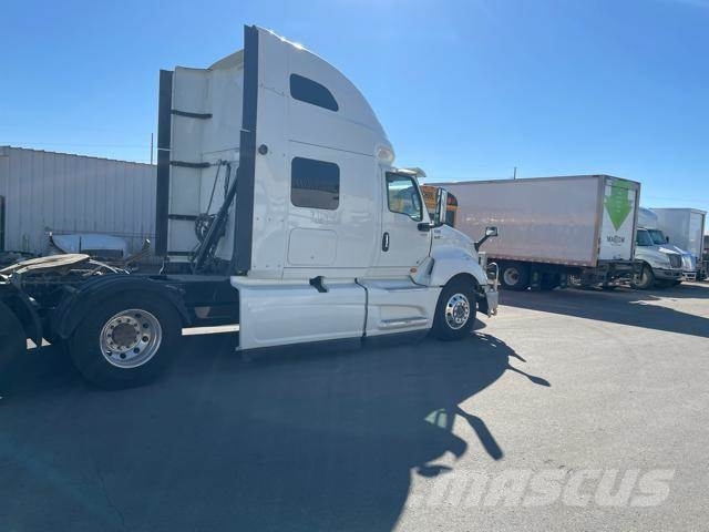 International LT SLEEPER Truck Tractor Units