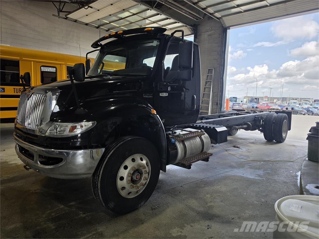 International MV Chassis met cabine