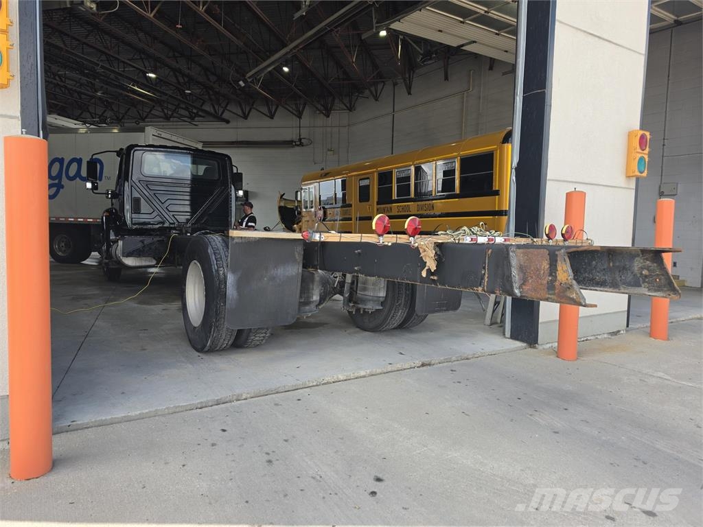 International MV Chassis met cabine