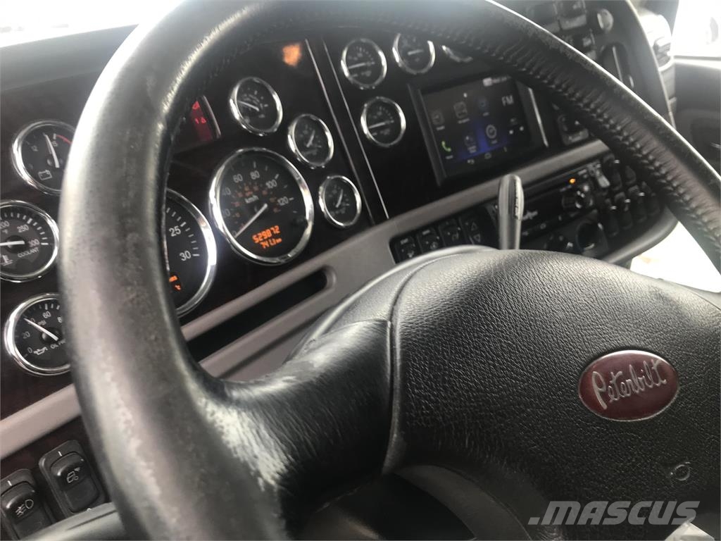 Peterbilt 367 وحدات الجر