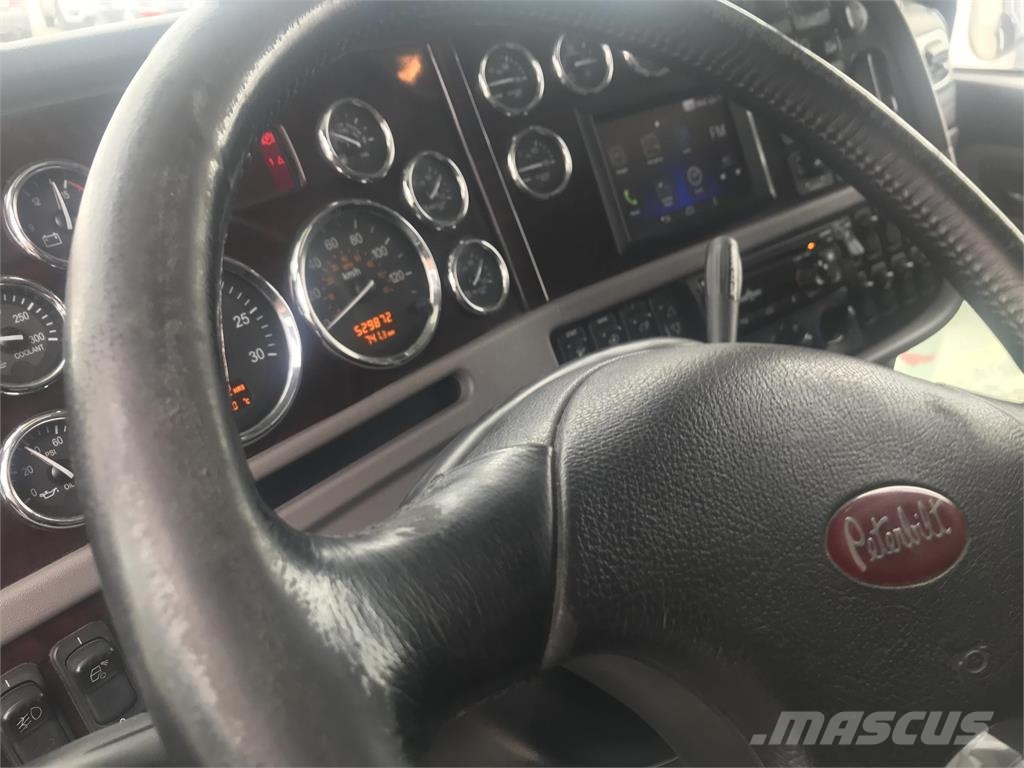 Peterbilt 367 وحدات الجر