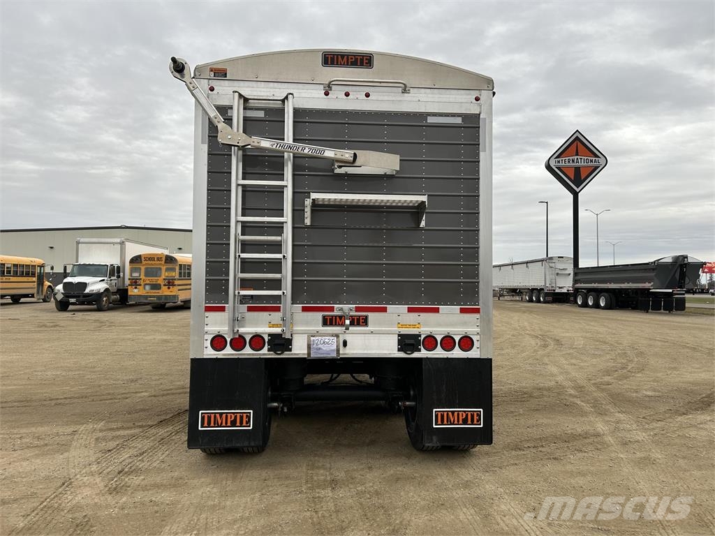 Timpte Super Hopper Tri-Axle Semi-trailer med tip
