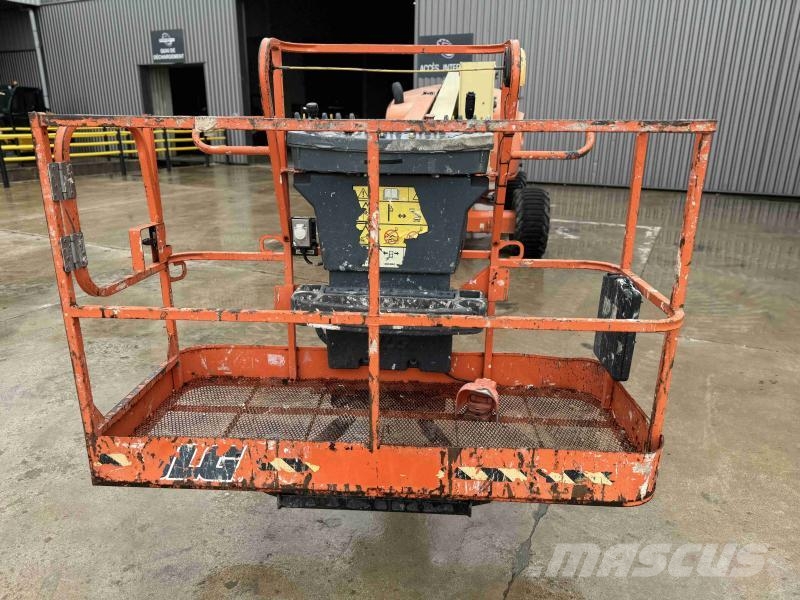 JLG 520AJ Plataformas con brazo de elevación manual